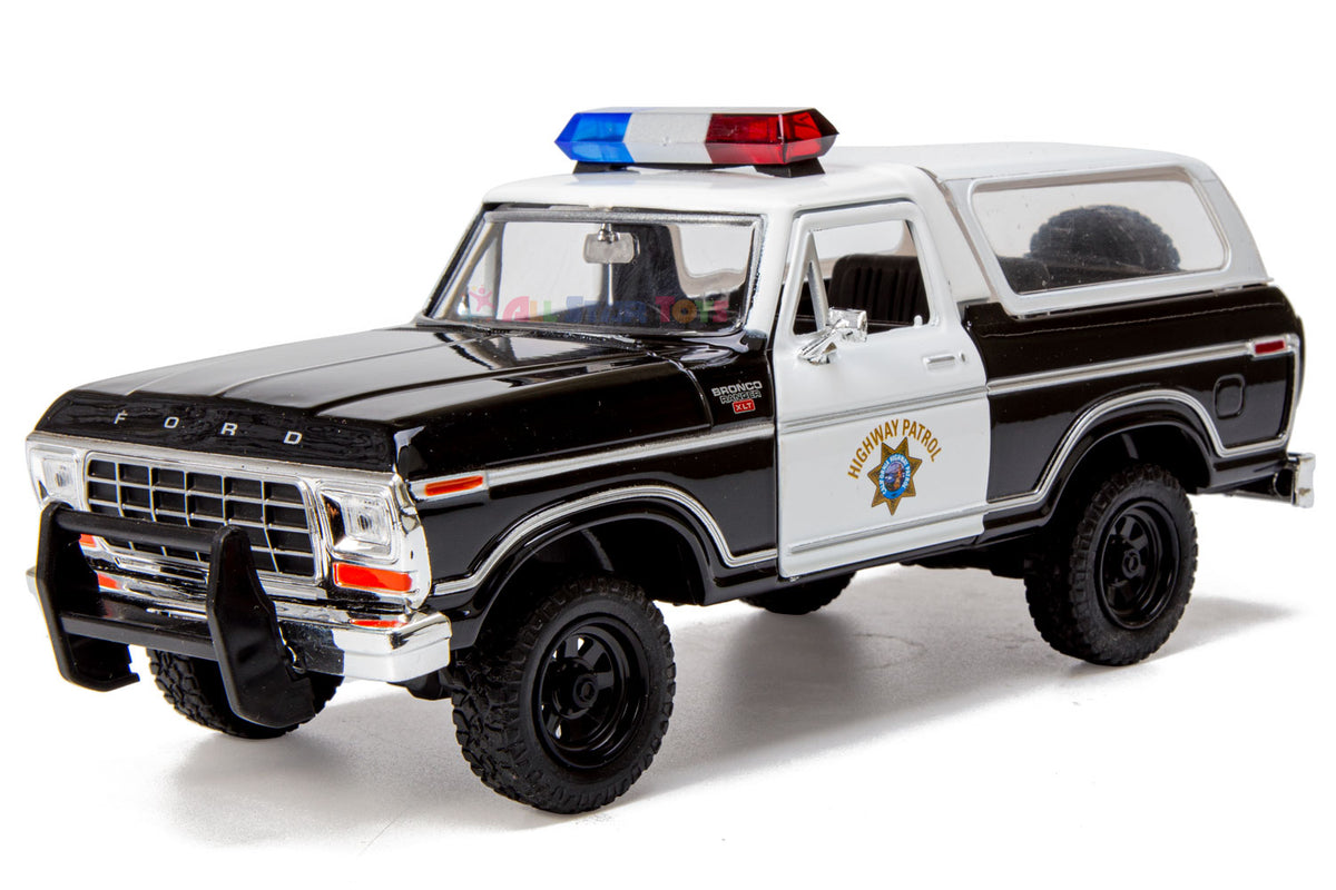 カリフォルニア ハイウェイパトロール カー 模型 1/24 2022 FORD POLICE INTERCEPTOR UTILITY CA Highway Patrol CHP 1/24