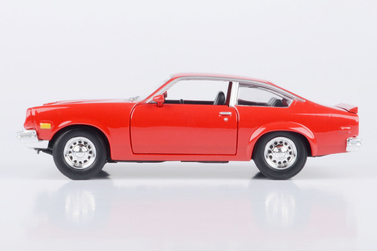 Motormax 1974 Chevrolet Vega 1:24 Scale Diecast Replica Model