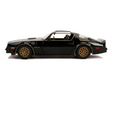 Jada Smokey and The Bandit 1:24 1977 Pontiac Firebird Trans Am Die-cast Car & Belt Buckle, Toys for Kids and Adults 30998