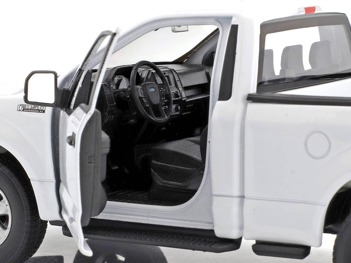 WELLY 2015 Ford F-150 Regular Cab White 1:24 Scale Diecast Model