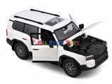Maisto 1:24 SE 2024 Toyota Land Cruiser White Diecast Car Model 32924