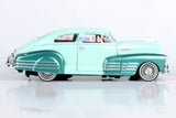 Motormax Get Low Series 1948 Chevrolet Aerosedan Fleetline Lowrider 1:24 Diecast Model Two-Tone Green 79027