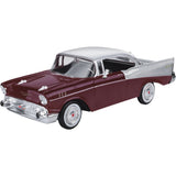 1957 Chevrolet Bel Air 1:24 Diecast Model Car Motormax 73228 Burgundy/Silver