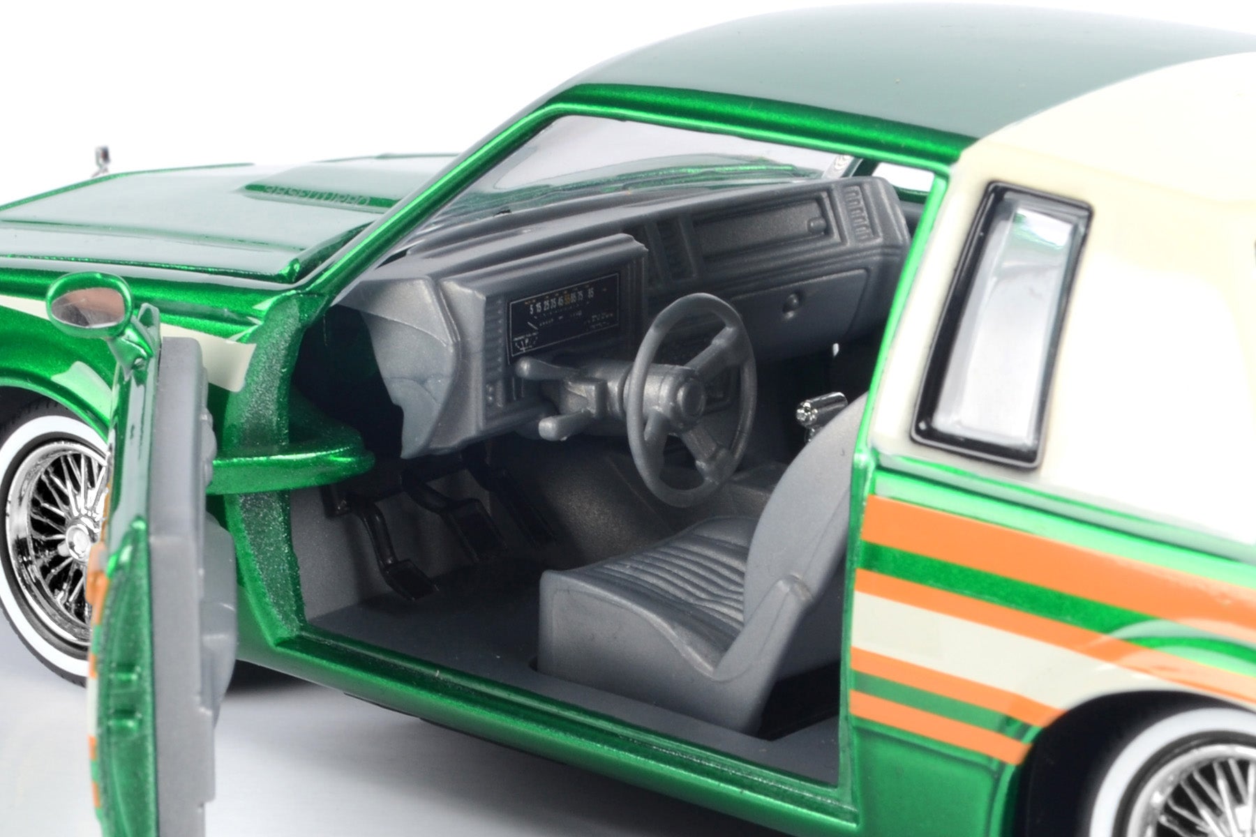 Motormax Get Low Series 1987 Buick Regal 3.8 SFI Turbo Green