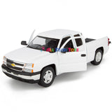 2006 Chevrolet Silverado 1500 Extended Cab 1:25 Diecast Model by MotorMax 79393 WHITE