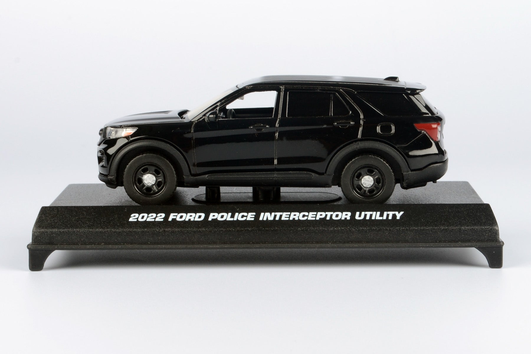 thumbnail image 2 of MOTORMAX 1/43 2022 Ford Police Interceptor Utility – Black & White Diecast (79496) 2 of 6