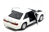 1993 Ford Mustang Coupe SVT Cobra white 1:24 Scale Diecast Maisto 32906