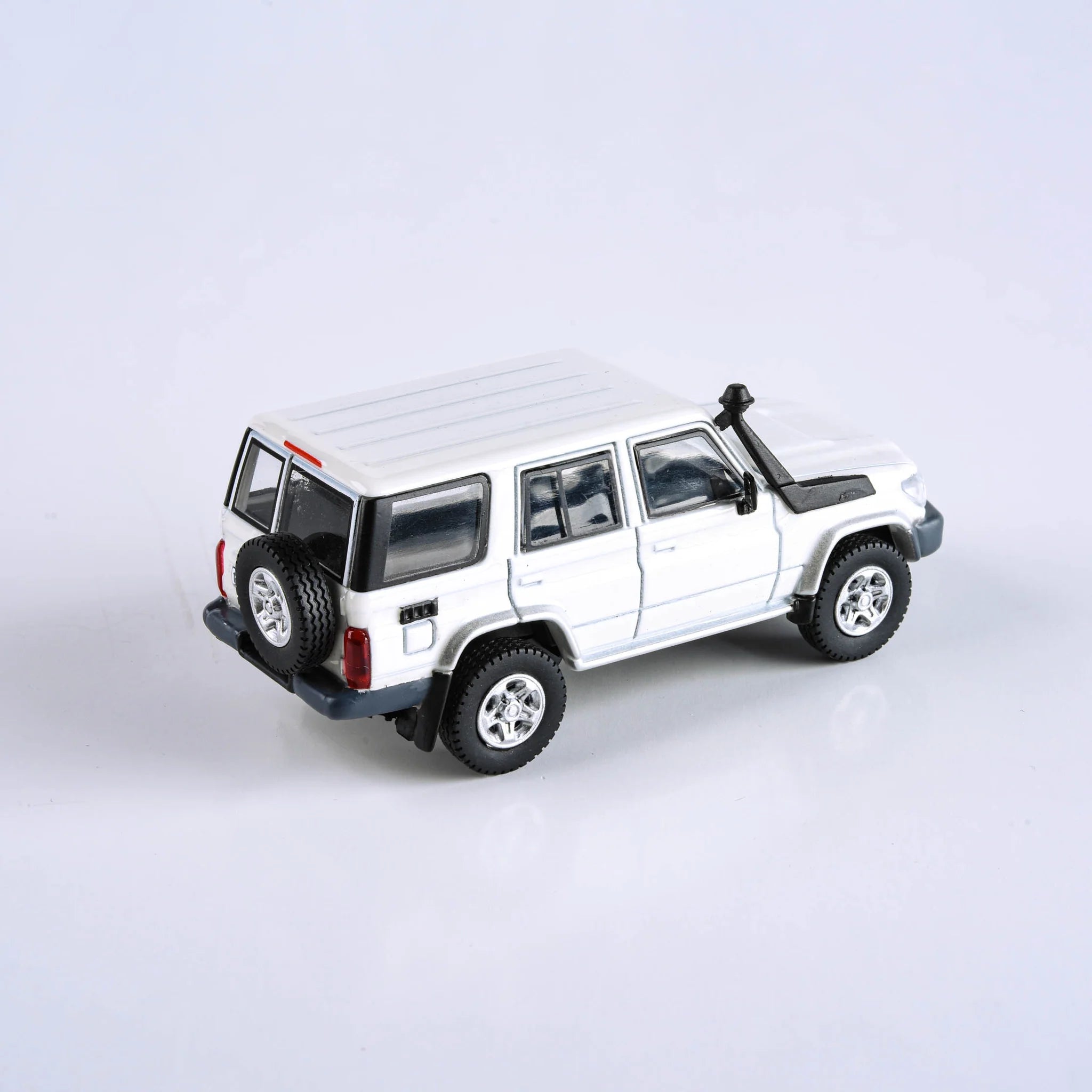 1/64 Toyota 2007 Land Cruiser 76 French Vanilla Diecast Model 1/64 Toyota 2007 Land Cruiser 76 French Vanilla Diecast Model