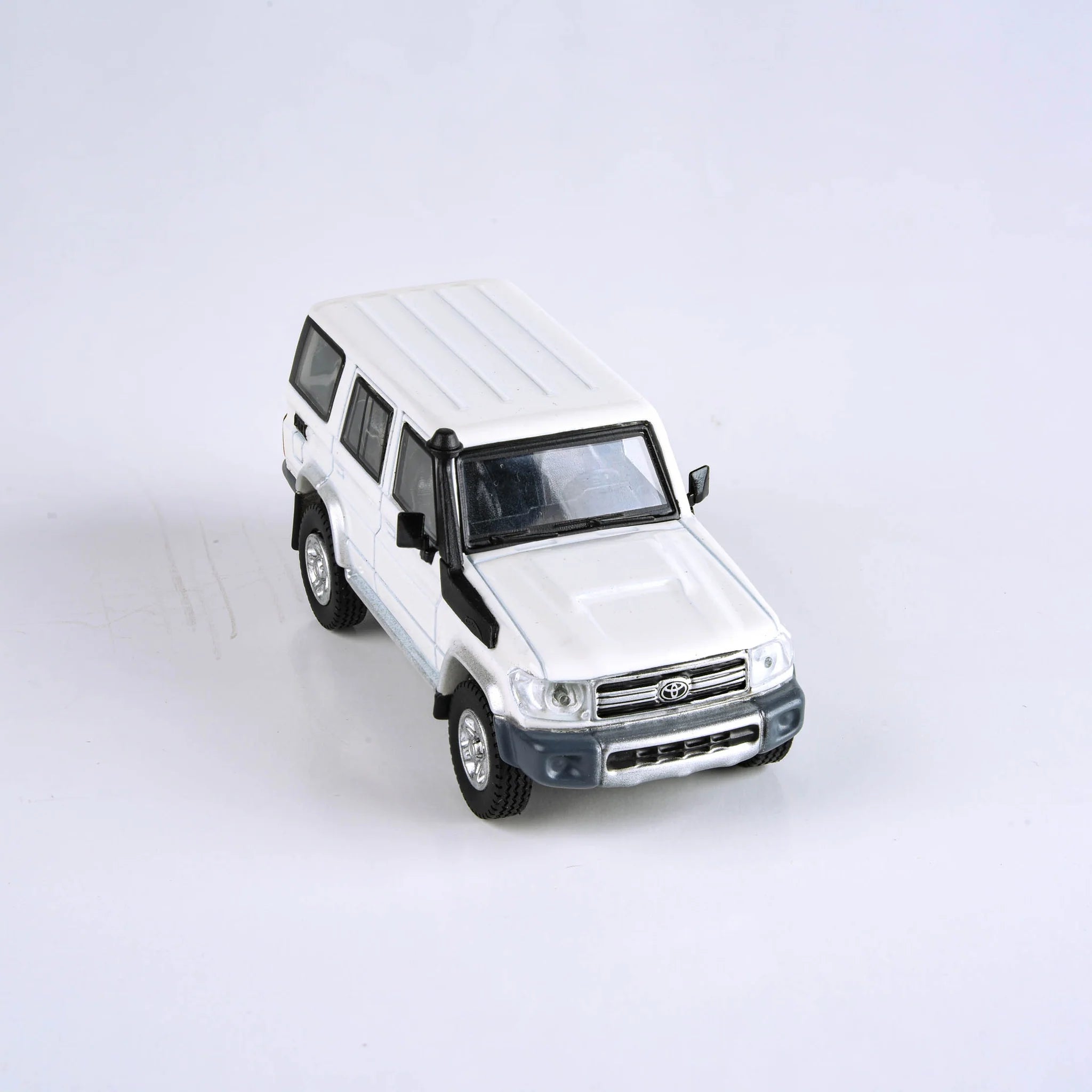 1/64 Toyota 2007 Land Cruiser 76 French Vanilla Diecast Model 1/64 Toyota 2007 Land Cruiser 76 French Vanilla Diecast Model
