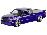 2006 Chevrolet Silverado 1500 Custom 1:25 Diecast Model by MotorMax 79039 Metallic Blue