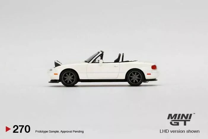 Mazda MX-5 ミニカー 1/18 ホワイト | ヤマダウェブコム
