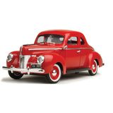 1940 Ford Deluxe 1:18 Scale Diecast Model Car MotorMax 73108