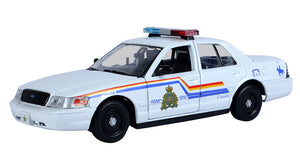 2010 Ford Crown Victoria Canada Police Pursuit Car White Royal Canadian Mounted Police (RCMP) 1:24 Diecast Model Toy Car by MOTORMAX 76483