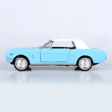 JAMES BOND 1964 1/2 FORD MUSTANG 1/24 DIECAST MODEL CAR "THUNDERBALL" EDITION BY MOTORMAX 79855