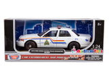 2010 Ford Crown Victoria Canada Police Pursuit Car White Royal Canadian Mounted Police (RCMP) 1:24 Diecast Model Toy Car by MOTORMAX 76483