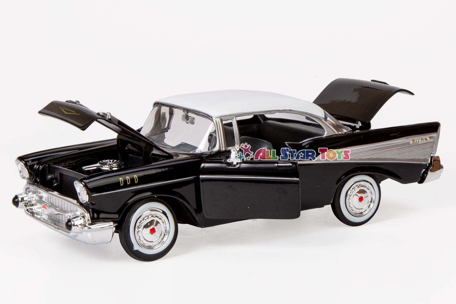 1957 Chevrolet Bel Air 1:24 Diecast Model Car Motormax 73228 Black