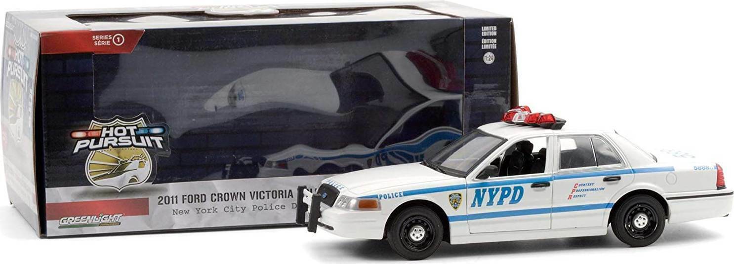 Greenlight 1:24 Scale 2011 Ford Crown Victoria NYPD Police Pursuit